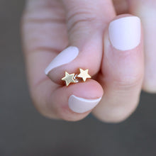 Load image into Gallery viewer, Delicate Star Earrings