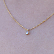 Load image into Gallery viewer, Oval (teardrop) Pendant Necklace