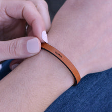 Load image into Gallery viewer, sister Engraved Leather Bracelet